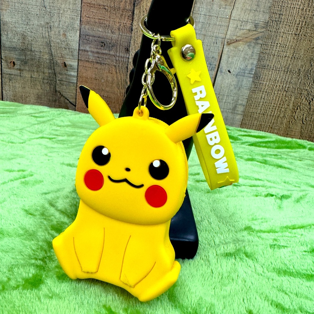 Coin purse with keychain